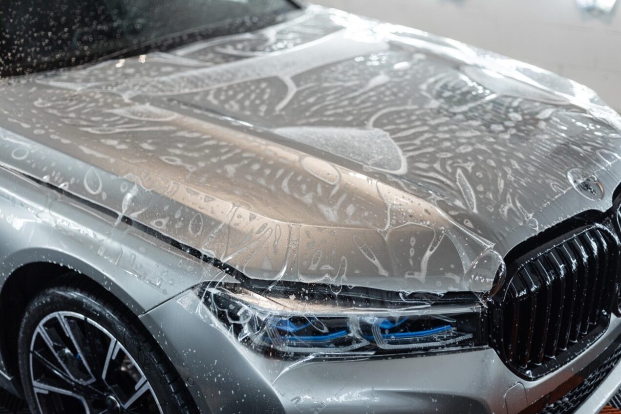 Zabezpieczanie lakieru samochodowego: Wszystko, co musisz wiedzieć o folii ochronnej PPF